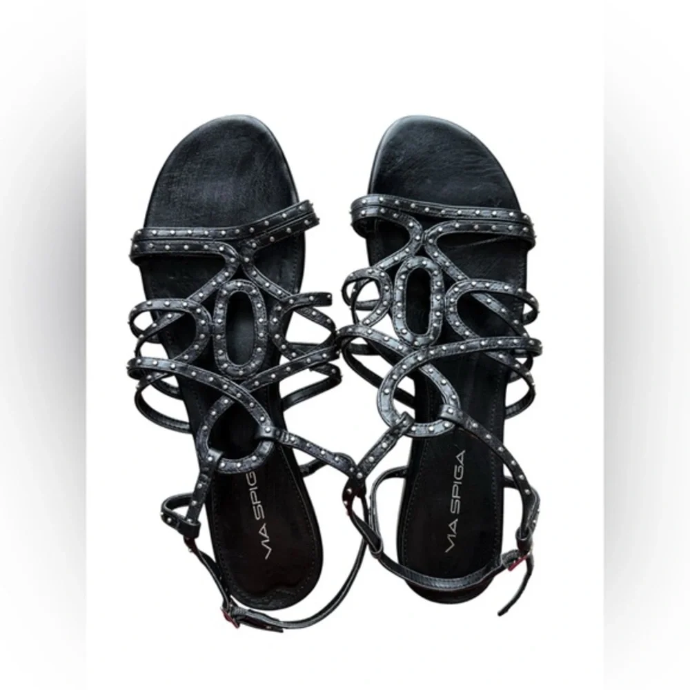 Via Spiga strappy, studded flat black sandals size 9.5.